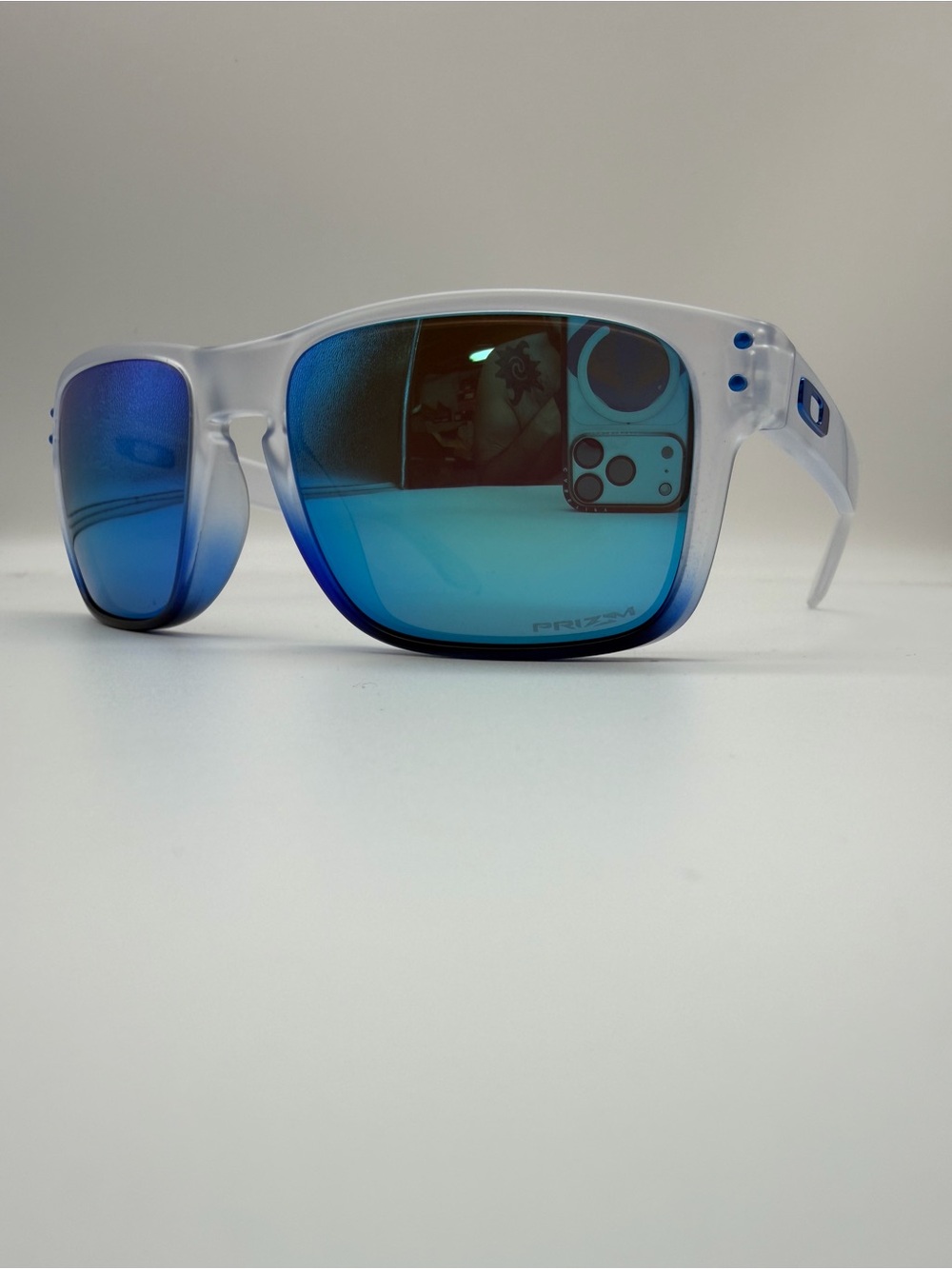 Oakley Holbrook Sapphire Mist Prizm Sapphire Vault & Bag - Picture 6 of 10